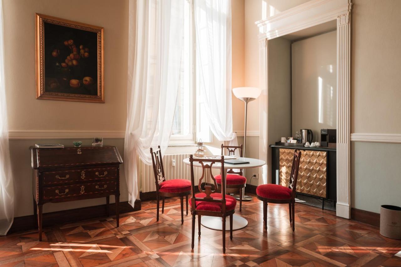 Deluxe King Suite