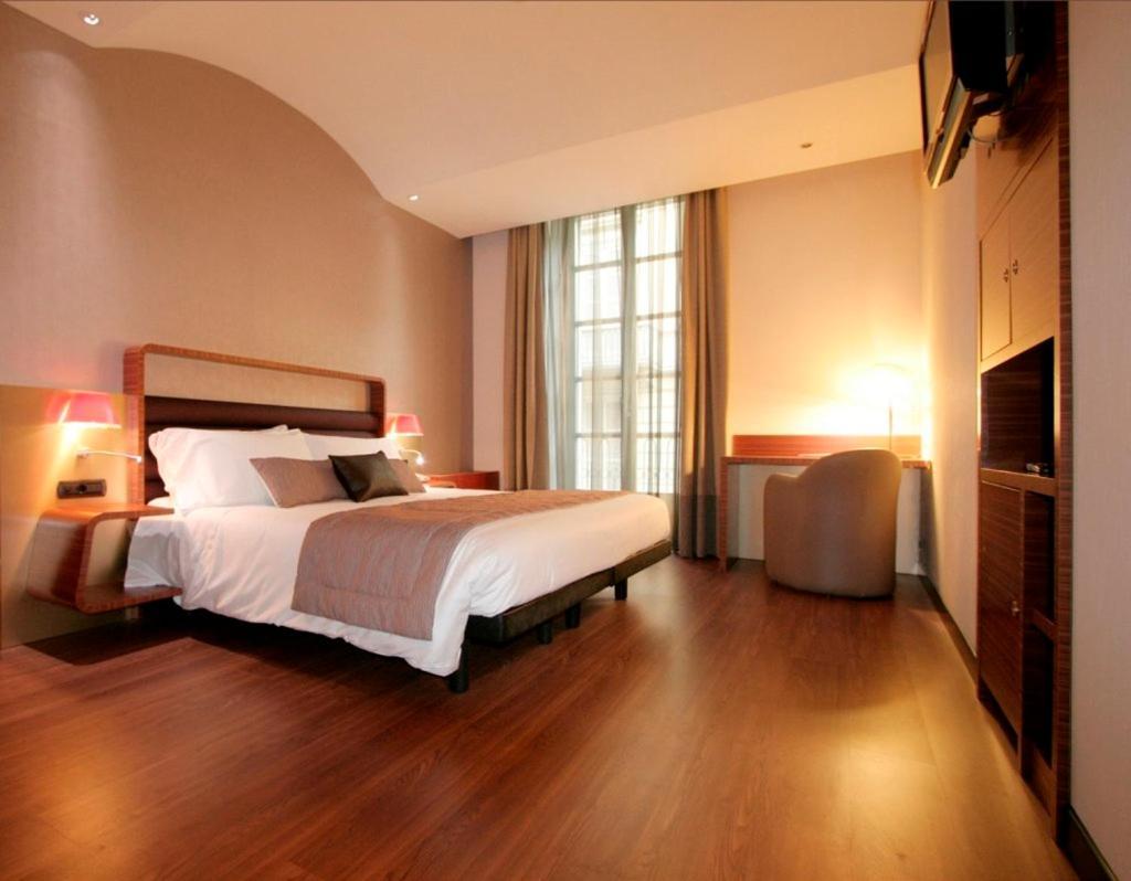 King Bed Non-Smoking