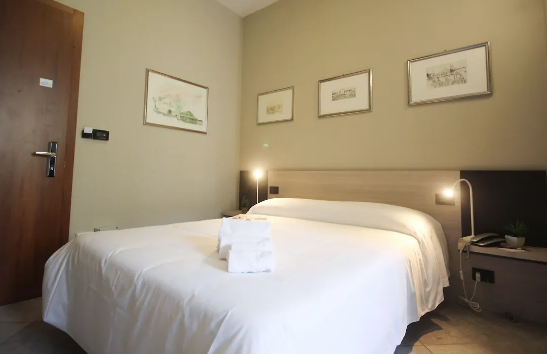 Hotel Gran Torino-1